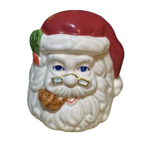 Papel Santa and Mrs Claus Salt and Pepper Shaker Set - Picture 2 of 12